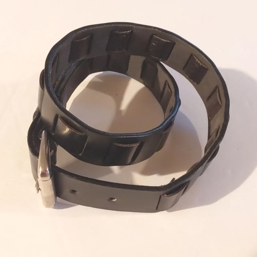 Womens Vintage Sonoma Black Leather Belt Silver Buckle Raised Notches Sz.S/M